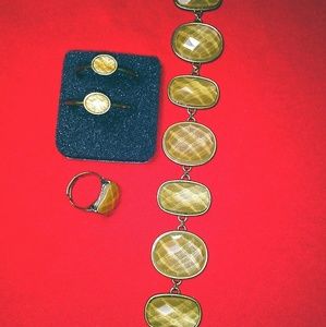 Necklace earrings and ring